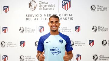 Samuel Lino posa ya como jugador del Atl¨¦tico.