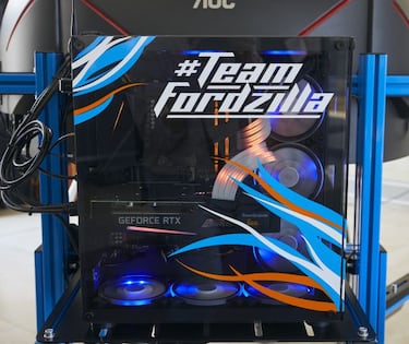 Ford Adapta y Fundación ONCE presentan el primer simulador de carreras con volante adaptado