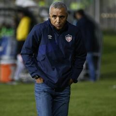 En Junior no hay proceso: Cambia de técnico cada 267 días