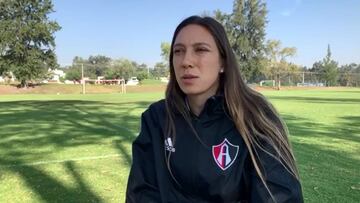 Adriana Iturbide habla sobre sus pasiones: fútbol y medicina