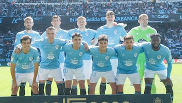 Formación inicial del Celta en el encuentro frente al Rayo Vallecano en Balaídos.