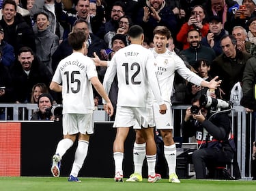 1-0. Gonzálo García celebra el primer gol.