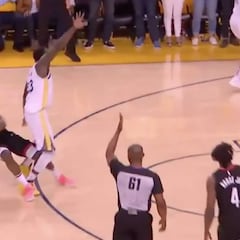 La desesperación de Harden: pide una falta en los últimos segundos tras hacer una entrada a Green