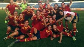 HISTÓRICO. La Selección femenina de fútbol, tras ganar a Rumanía y lograr la clasificación mundialista.