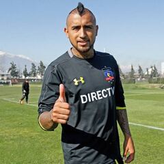Vidal: "Espero que cuando vuelva el DT de Colo Colo sea Hugo González"