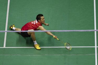 Axelsen sees off Nishimoto to clinch Malaysian Masters