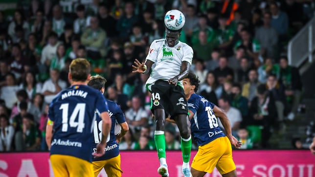 Racing - Málaga: TV, horario y cómo ver LaLiga Hypermotion online