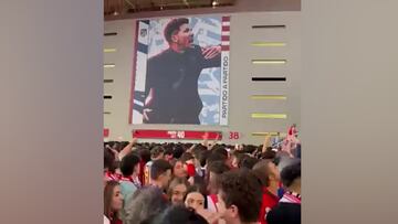 El c¨¢ntico de aficionados del Atleti a Vinicius: ¡°?Es diferente!¡±