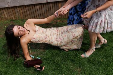 Ambiente durante  el primer día del Festival del Derby de Epsom en Surrey. Es una carrera de galope plano de 2423 metros de distancia y su primera edición fue en 1780.