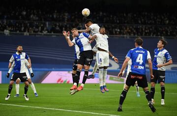 Eder Militao, David Alaba y Florian Lejeune.