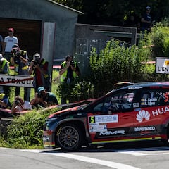 Alejandro Cachón hace vibrar a sus paisanos con su primer triunfo