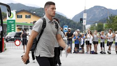 A Jovic le espera una recuperación de meses