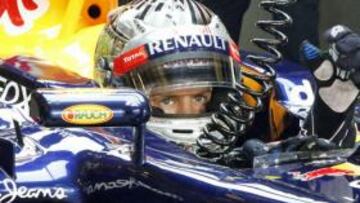 Vettel paró el coche y la FIA podría obligarle a salir último