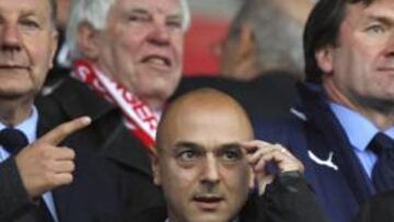<b>RESPETADO. </b>Levy es presidente del Tottenham desde 2001 y se ha ganado el apoyo de la afici¨®n.