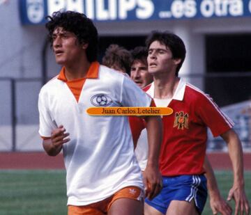 Deslumbró en Cobreloa, tuvo grandes campañas en Independiente de Medellín y sumó 18 goles con la Roja, uno de ellos en el Mundial del '82.