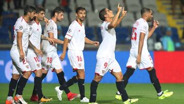 Sevilla gana en Turquía y se acerca a la fase de grupos