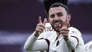Borja Mayoral celebra un gol con la Roma.