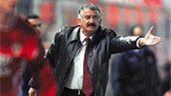 David Vidal se acerca al banquillo vallecano