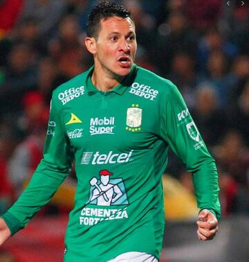 El defensor argentino de 29 años también tiene nacionalidad chilena y ha repetido en varias ocasiones que quiere jugar por la Roja. Actualmente se desempeña en el León de México. No ha sido nunca considerado en una nómina. 