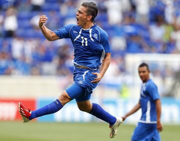 A sus 28 años, el 'Fito' ya es toda una leyenda salvadoreña. En la Copa de Oro de 2011 fue el máximo goleador del torneo. Con su selección ha marcado 19 goles en 42 partidos . También jugó en Rusia con el FC Spartak Vladikavkaz.