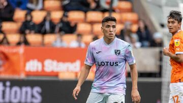 ¡Iba a pleno ángulo! El notable tiro libre de Marcelino Núñez