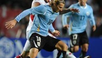 Diego Forlán se merece un gol en la final de esta Copa