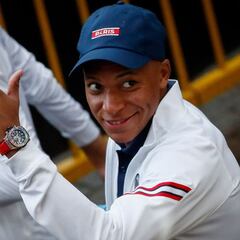 Leonardo rompe su silencio sobre Mbappé