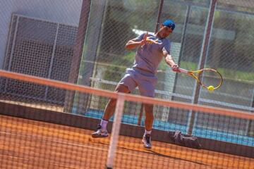 Rafa Nadal, entrenando en su academia para la gira de tierra batida.