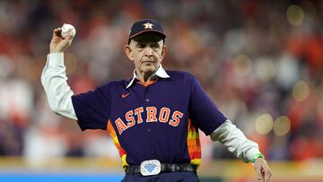 HOUSTON, TEXAS - NOVEMBER 05: Jim McIngvale throws out the first pitch prior to Game Six of the 2022 World Series at Minute Maid Park on November 05, 2022 in Houston, Texas. Carmen Mandato/Getty Images/AFP