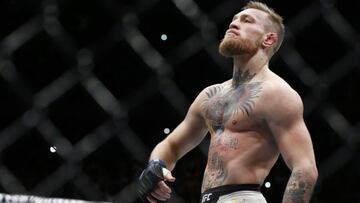 Conor Mcgregor es criticado por su firma en redes