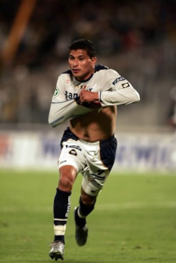 Con Bolívar, Joaquín Botero se midió a Pumas en la fase grupal de la Libertadores 2003. Meses después se sumó a Universidad, donde fue bicampeón