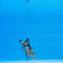 US artistic swimmer Anita Alvarez loses consciousness, is rescued by coach Andrea Fuentes