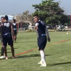 Teo e Hinestroza le hacen broma de colegio a Sandoval