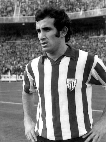 Defendió los colores del Athletic Club durante cinco temporadas desde 1975 hasta 1980. 