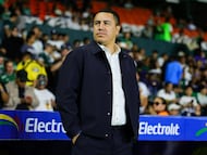Efrain Juarez head coach of Pumas during the 15th round match between Leon and Pumas UNAM as part of the Liga BBVA MX, Torneo Apertura 2025 at Nou Camp, on October 25, 2025 in Leon, Guanajuato, Mexico.