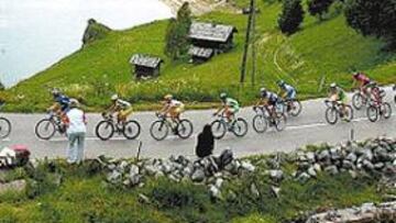 Los ciclistas están dando espectáculo.