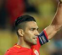 Falcao recibe trofeo a jugador del mes de la Ligue 1
