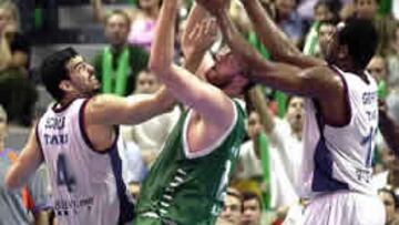 <b>OTRO PÍVOT. </b> Con este fichaje el Tau refuerza su plantilla con un pívot veterano.