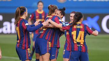 BARCELONA, SPAIN - MARCH 03: Jennifer Hermoso of FC Barcelona celebrates with Alexia Putellas, Caroline Graham and Aitana Bonmati after scoring their side&#039;s third goal during the Women&#039;s UEFA Champions League Round of 16 match between FC Barcelo
