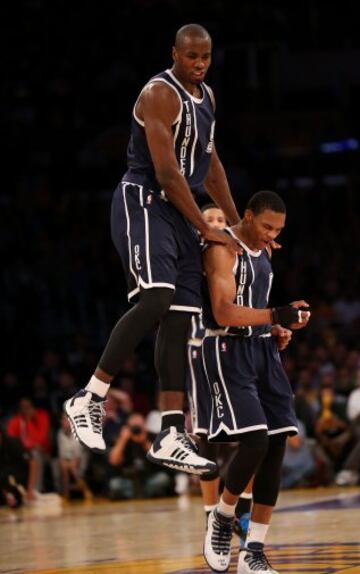 Serge Ibaka y Russell Westbrook, triunfadores en medio del glamour.