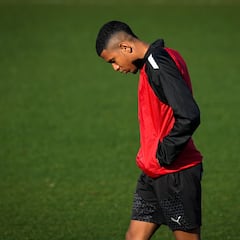 Savinho abre la puerta del Girona