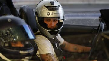 Bruno Correa, al volante, y Brooklyn Beckham, como copiloto, con el nuevo Safety Car de BMW.