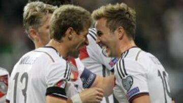 Müller y Götze le dan a Alemania el liderato