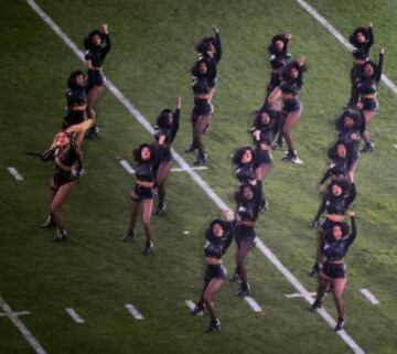 Beyoncé durante su actuación en el descanso de la Super Bowl 50.