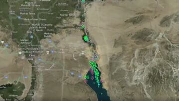 Las imágenes por satélite muestran el atasco de barcos en el Canal de Suez