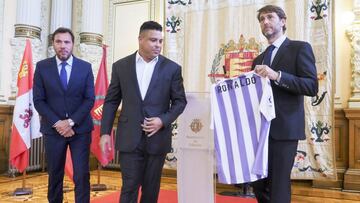 03/09/18  PRESENTACION DE RONALDO NAZARIO COMO MAXIMO ACCIONISTA DEL REAL VALLADOLID 
 CARLOS SUAREZ PRESIDENTE 
 OSCAR PUENTE ALCALDE 