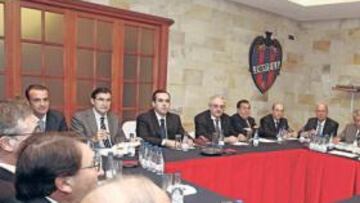 <b>UN PASO MÁS. </b>El Patronato tomará hoy el mando de la entidad levantinista.