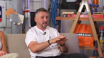 Cristian, un obrero en un podcast