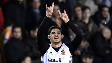 Valencia&#039;s Portuguese forward Goncalo Guedes celebrates a goal during the Spanish &#039;Copa del Rey&#039; (King&#039;s cup) football match between Valencia CF and Deportivo Alaves at the Mestalla stadium in Valencia on January 17, 2018. / AFP PHOTO 