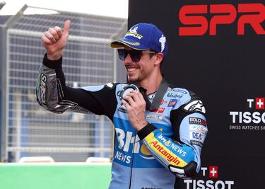 Alex Márquez celebra el segundo puesto. 